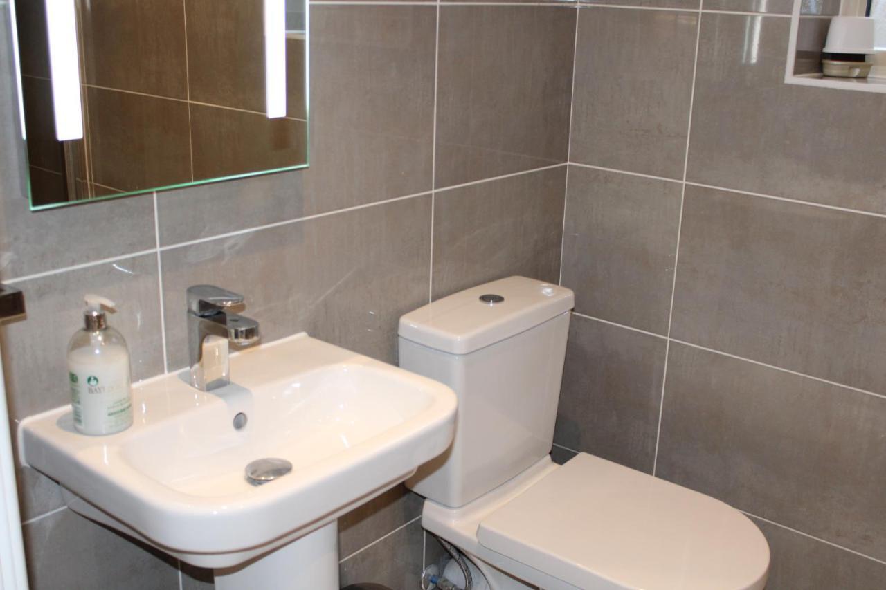 Haven - Spacious Luxury Home Perfect For Families, Couples And Contractors! 5Mins To Xscape And Junction 32! Castleford Kültér fotó